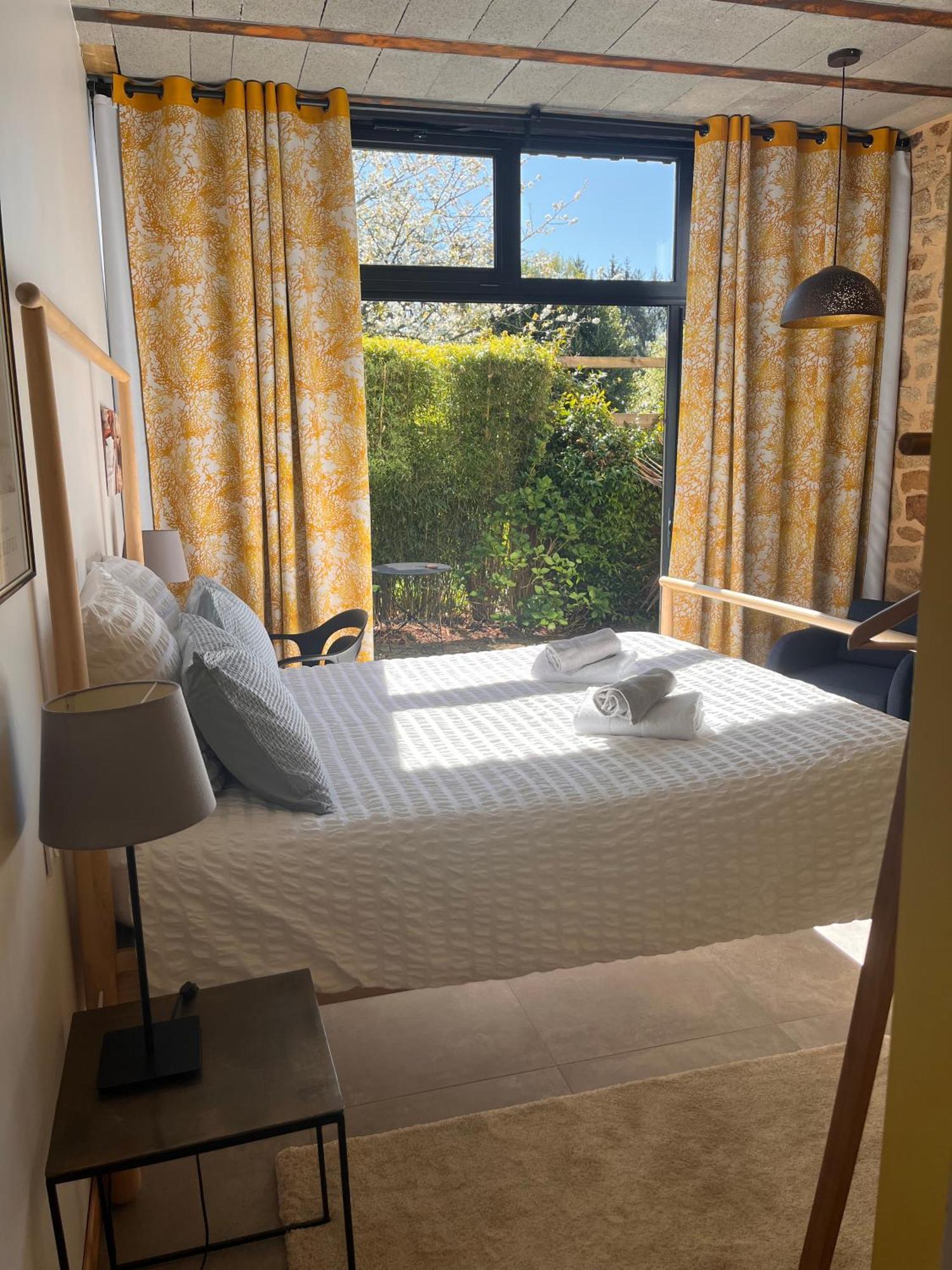 Bed and Breakfast La Sellerie Romagne  Екстер'єр фото